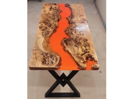 Ораньжевый стол река из эпоксидной смолы