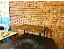 Журнальный эпоксидный стол река из слэбов -foto2
