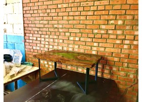 Журнальный эпоксидный стол река из слэбов -foto2
