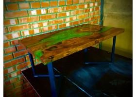 Журнальный эпоксидный стол река из слэбов -foto7