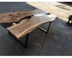 Стол река черного цвета с рекой-foto2